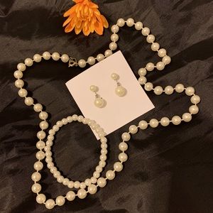 Faux Pearl Jewelry Set Hand Knotted Strand Stretch Bracelet Clip Earrings Vtg